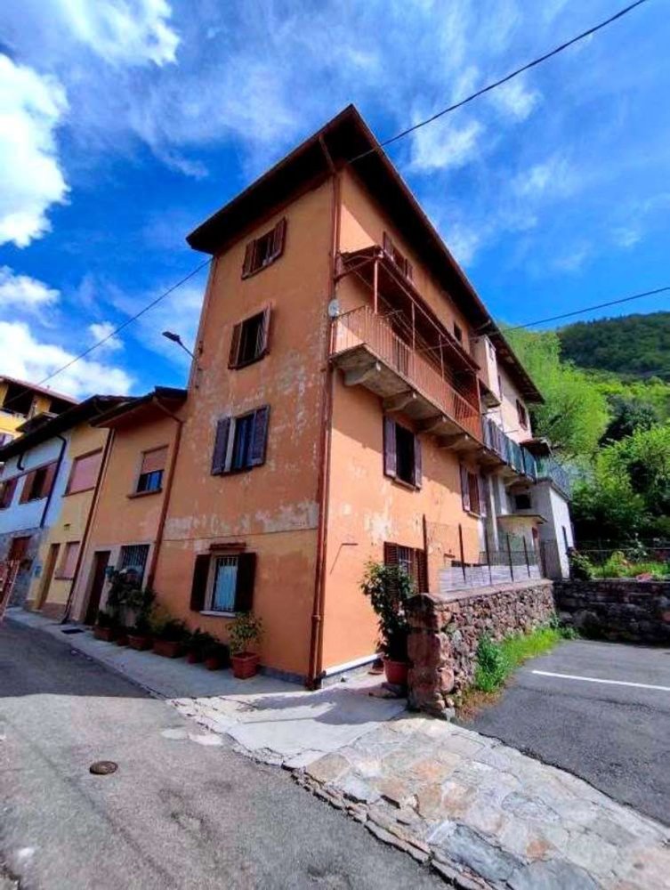 4 rooms Apartment in Valganna, Italy No. 185535
