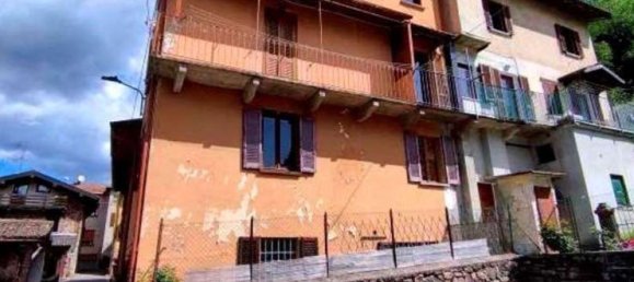 4 rooms Apartment in Valganna, Italy No. 185535 2