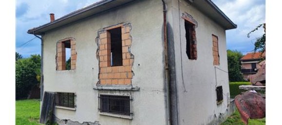 3 bedrooms Villa in Travedona-Monate, Italy No. 279216 3