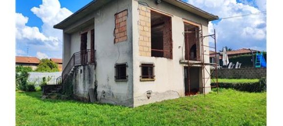 3 bedrooms Villa in Travedona-Monate, Italy No. 279216 9