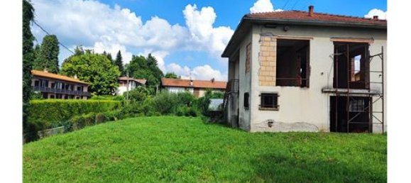 3 bedrooms Villa in Travedona-Monate, Italy No. 279216 10