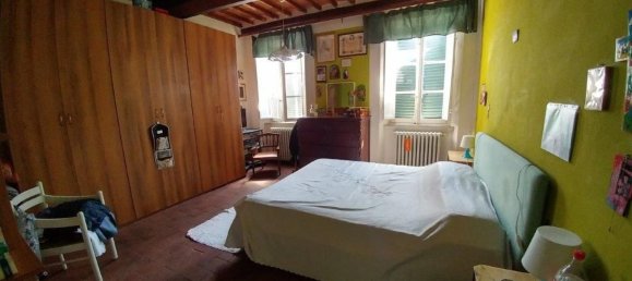 8 rooms House in Capannori, Italy No. 41502 5