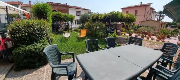 8 rooms House in Capannori, Italy No. 41502 8