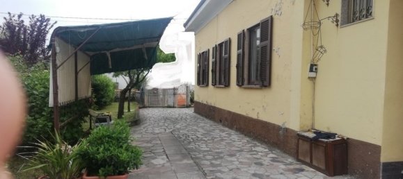 4 bedrooms House in Carrara, Italy No. 45778 28