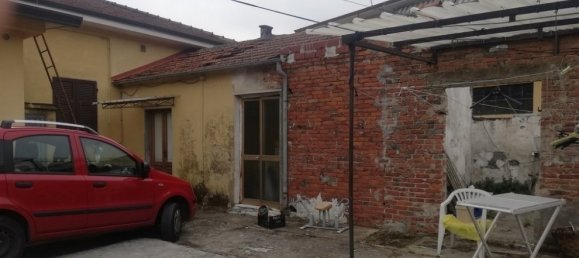 4 bedrooms House in Carrara, Italy No. 45778 29