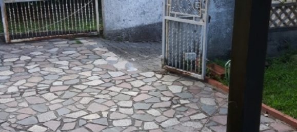 4 bedrooms House in Carrara, Italy No. 45778 6