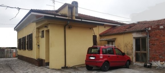 4 bedrooms House in Carrara, Italy No. 45778 30