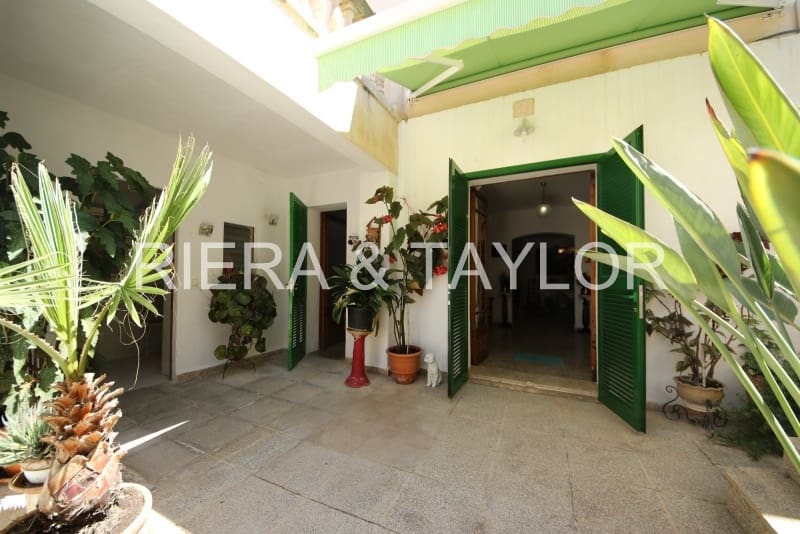 2 bedrooms House in Petra, Spain No. 205842