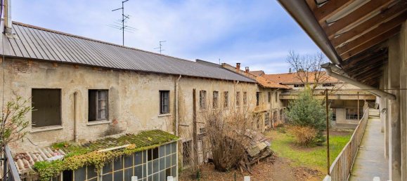 Gebäude in Cesano Maderno, Italy 2100m², Nr. 17542 4