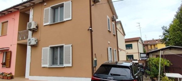 Casa de 4 habitaciónes en Bondeno, Italy No. 91239 2