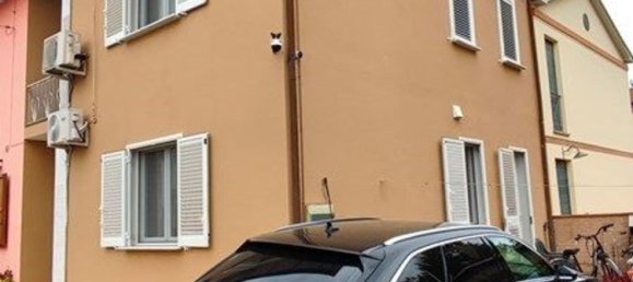 Casa de 4 habitaciónes en Bondeno, Italy No. 91239 3