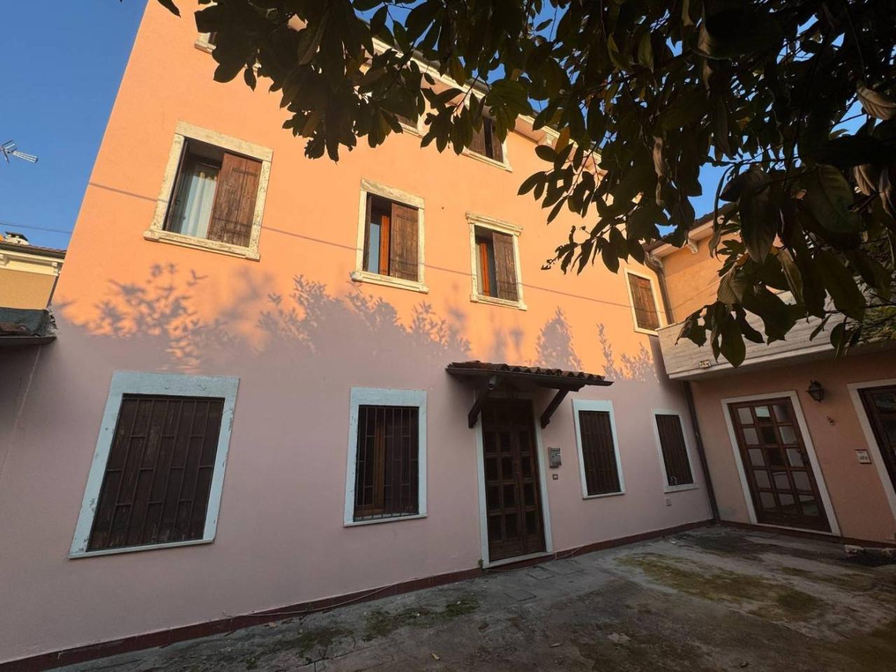 4-salle Villa à Vicenza, Italy No. 33709