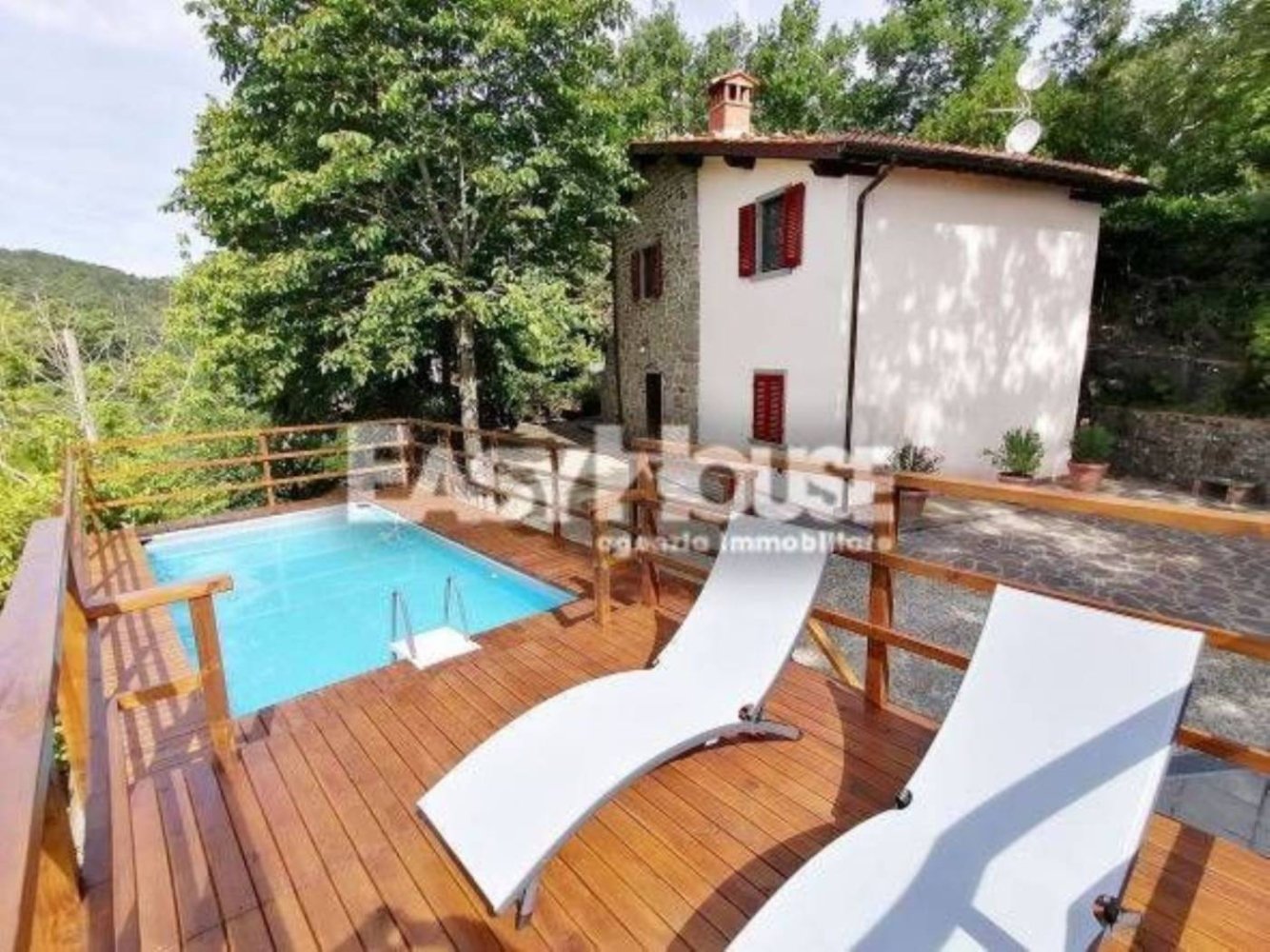 3 bedrooms House in Loro Ciuffenna, Italy No. 90970