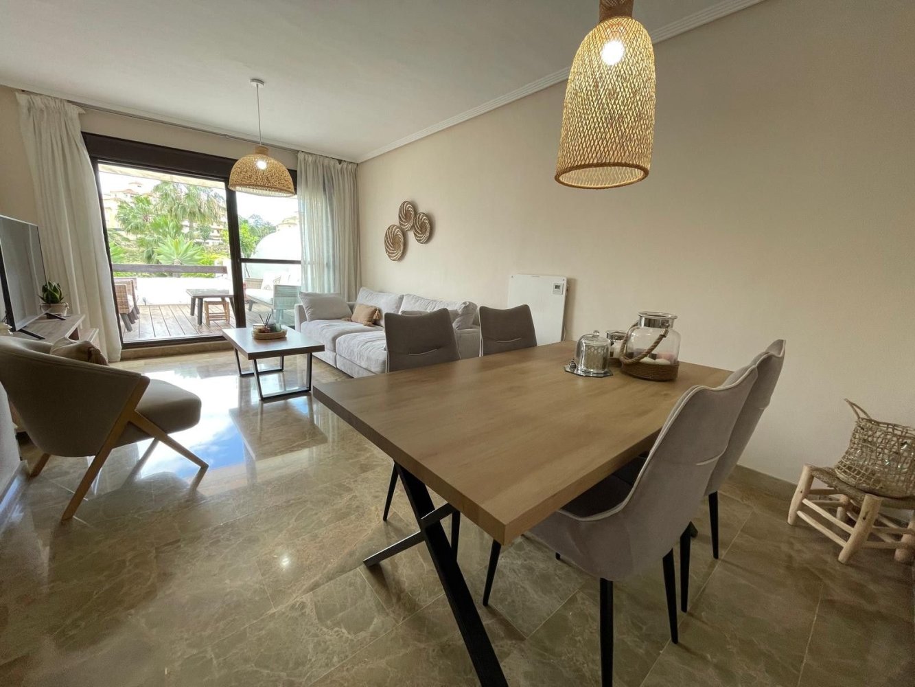 Apartamento de 2 dormitorios en Estepona, Spain No. 137932