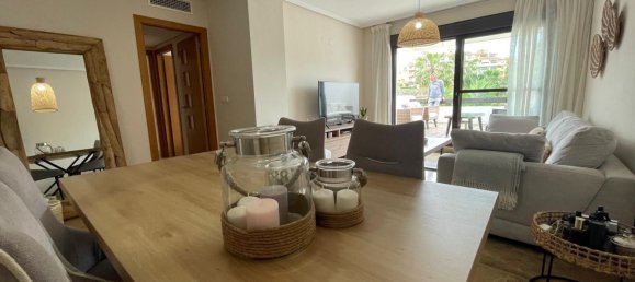 Apartamento de 2 dormitorios en Estepona, Spain No. 137932 4