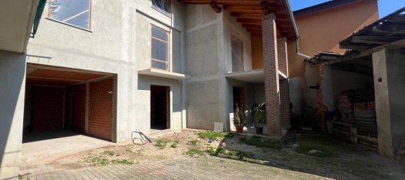 9 rooms House in Giaveno, Italy No. 38108 8
