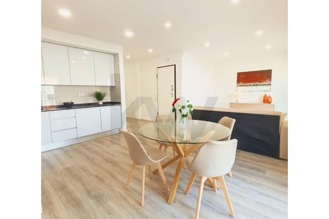 3 bedrooms Apartment in Cascais, Portugal No. 273108