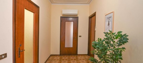 8 غرف نوم فيلا في Modena, Italy رقم 327809 9