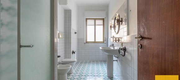 2 chambres Appartement à Palermo, Italy No. 265414 19