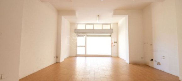 85m² Warehouse in Porto Sant'Elpidio, Italy No. 63711 20
