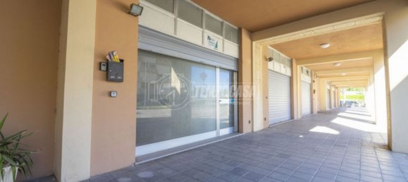 85m² Warehouse in Porto Sant'Elpidio, Italy No. 63711 13