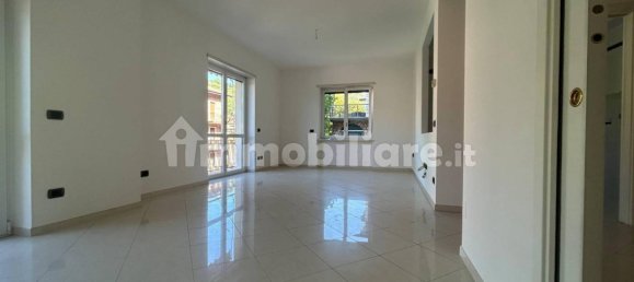 2 bedrooms Apartment in Verona, Italy No. 289522 3