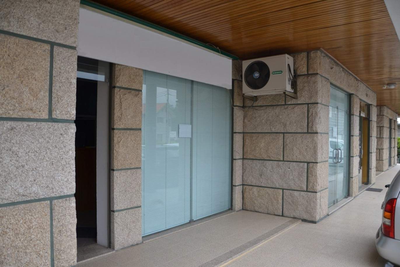 61m² Commercial property in Marco de Canaveses, Portugal No. 82671