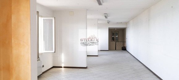 Propiedad comercial de 2 habitaciónes en Santo Stefano al Mare, Italy No. 133853 2