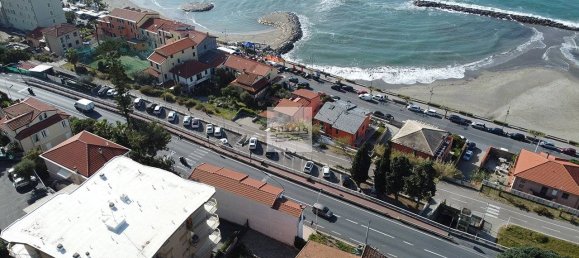 Propiedad comercial de 2 habitaciónes en Santo Stefano al Mare, Italy No. 133853 5