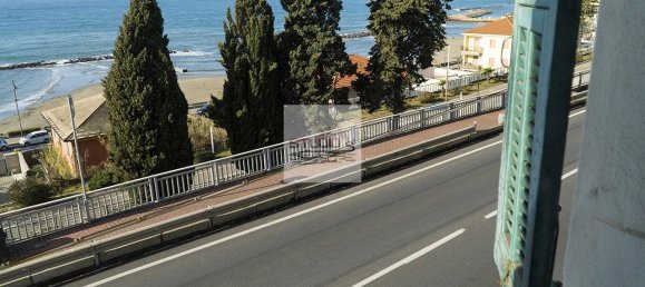 Propiedad comercial de 2 habitaciónes en Santo Stefano al Mare, Italy No. 133853 16