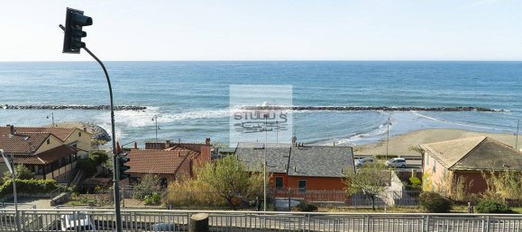 Propiedad comercial de 2 habitaciónes en Santo Stefano al Mare, Italy No. 133853 17