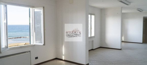Propiedad comercial de 2 habitaciónes en Santo Stefano al Mare, Italy No. 133853 13