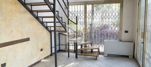 Propiedad comercial de 2 habitaciónes en Santo Stefano al Mare, Italy No. 133853 7