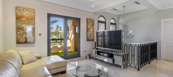 4 bedrooms Villa in Palm Jumeirah, UAE No. 19454 6