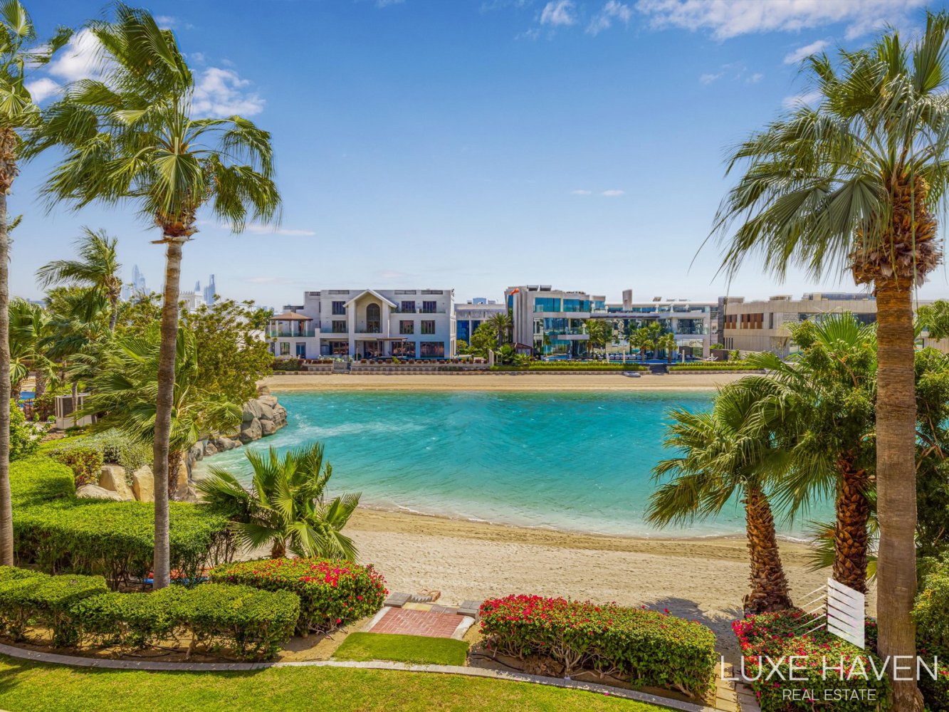 4 bedrooms Villa in Palm Jumeirah, UAE No. 19454