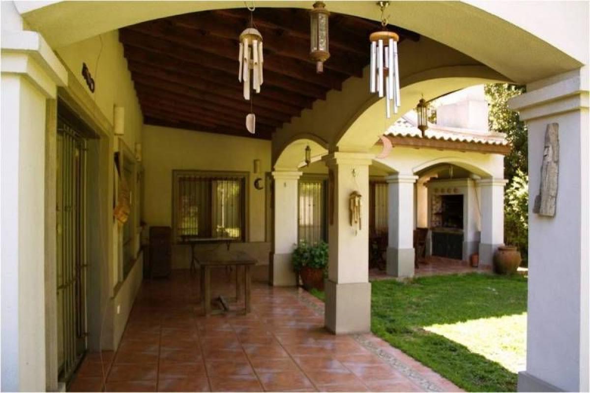 4 bedrooms House in Escobar, Argentina No. 63197