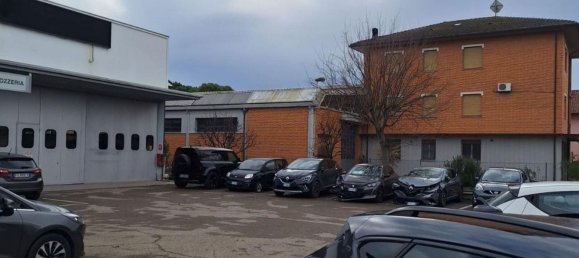2744m² Warehouse in Ravenna, Italy No. 372056 2