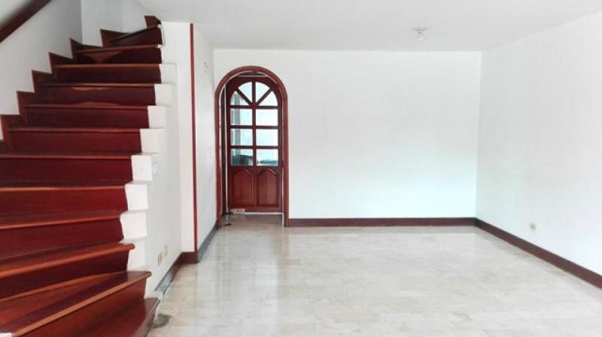 3 Schlafzimmer Haus in Bogota, Colombia, Nr. 9865