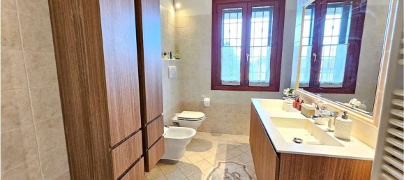 3غرفة شقة في Spilamberto, Italy رقم 145018 22