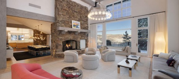 7 bedrooms Commercial property in Avon, USA No. 560268 9