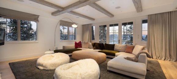 7 bedrooms Commercial property in Avon, USA No. 560268 3