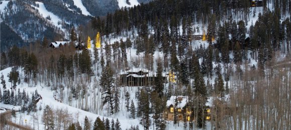 7 bedrooms Commercial property in Avon, USA No. 560268 2