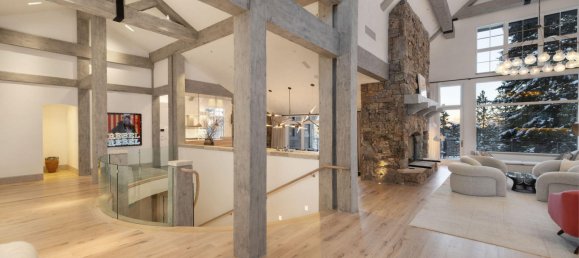 7 bedrooms Commercial property in Avon, USA No. 560268 10