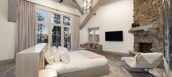 7 bedrooms Commercial property in Avon, USA No. 560268 11