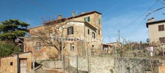 4 bedrooms Villa in Perugia, Italy No. 58924 2
