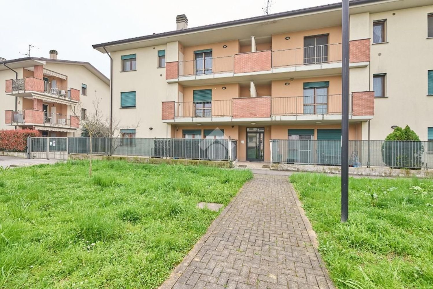 3 rooms Apartment in Zelo Buon Persico, Italy No. 54703