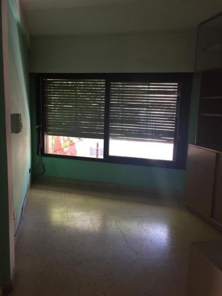  Office in Quilmes, Argentina No. 105983