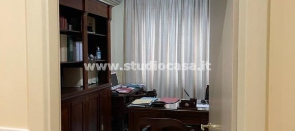 4 rooms Apartment in Crotone, Italy No. 197558 3