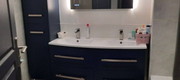 Apartamento de 4 habitaciónes en Saint-Raphael, France No. 329035 6