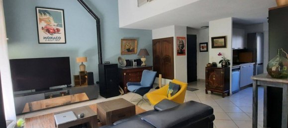 Apartamento de 4 habitaciónes en Saint-Raphael, France No. 329035 2